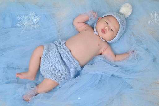 双峰摸孕妇肚子沾喜气